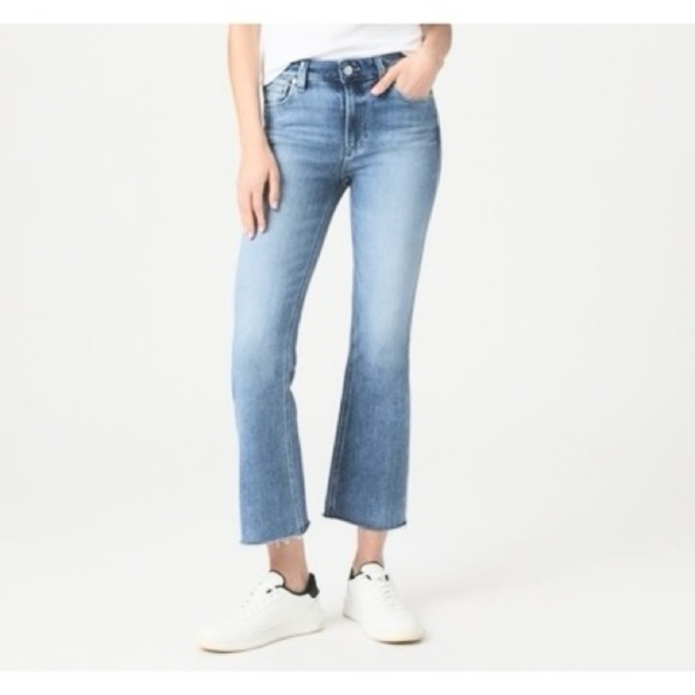 SCOOP Crop Flare High Rise Light Wash With Raw Frayed Hem Size 6